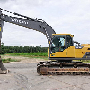 Гусеничный экскаватор Volvo EC220DL