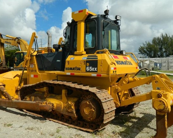 Бульдозер Komatsu D65EX-16